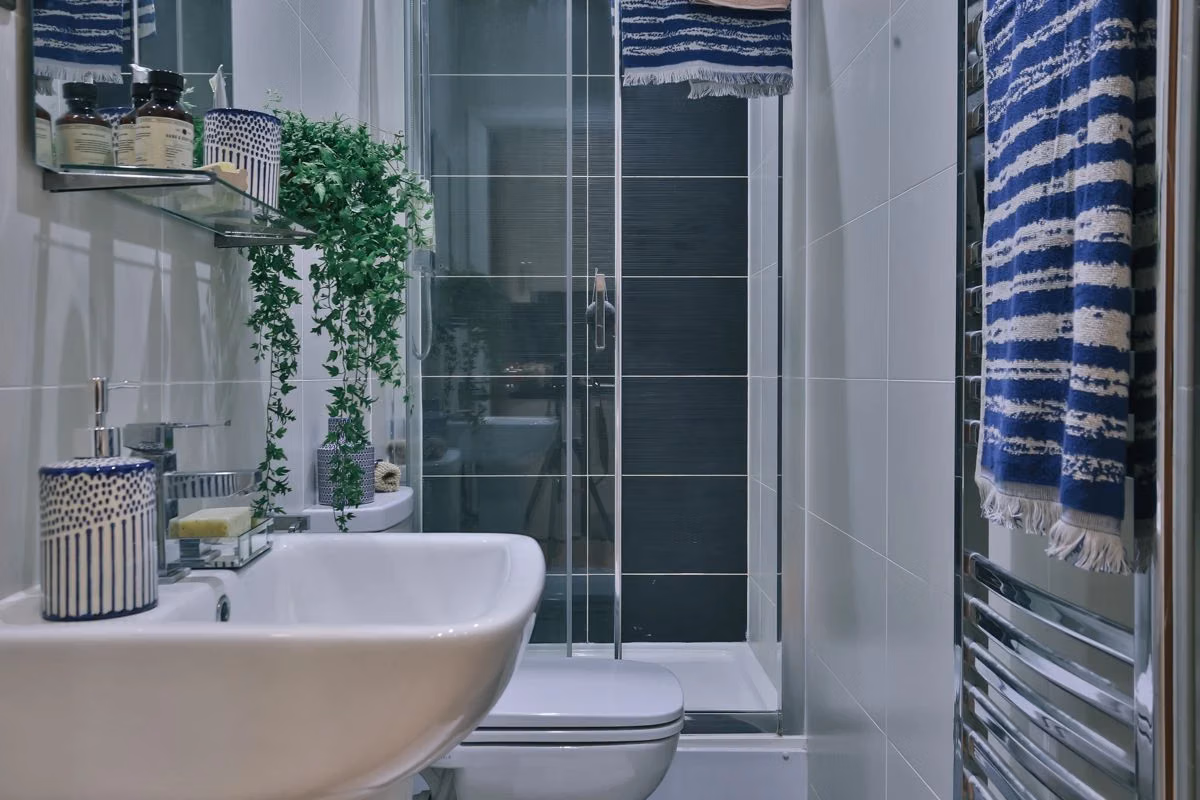 136 - 138 New Walk, Leicester  - Leicester, England, United Kingdom - Classic Studio - Bathroom