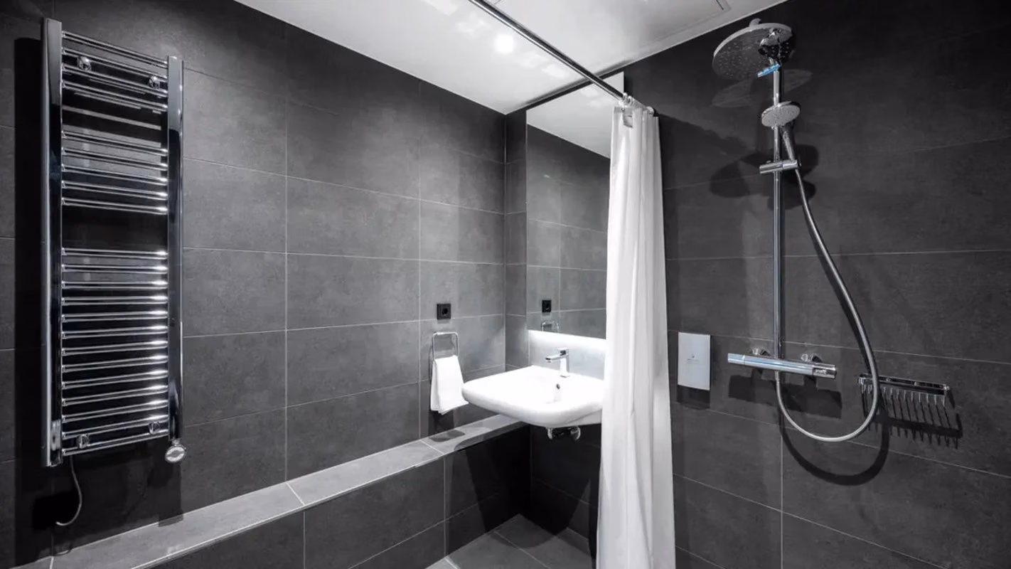 Amenities?w=400&h=260&fit=crop&q=40&auto=format&trim=auto