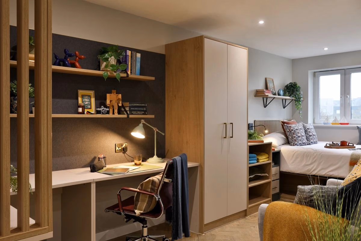 Amenities?w=400&h=260&fit=crop&q=40&auto=format&trim=auto