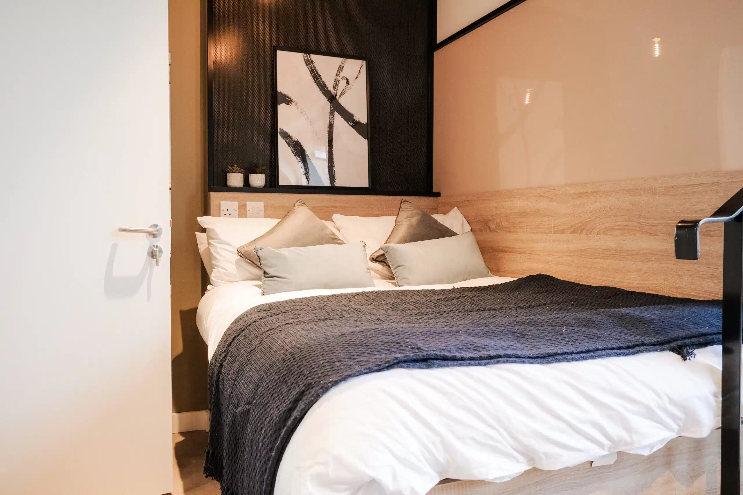 Amenities?w=400&h=260&fit=crop&q=40&auto=format&trim=auto