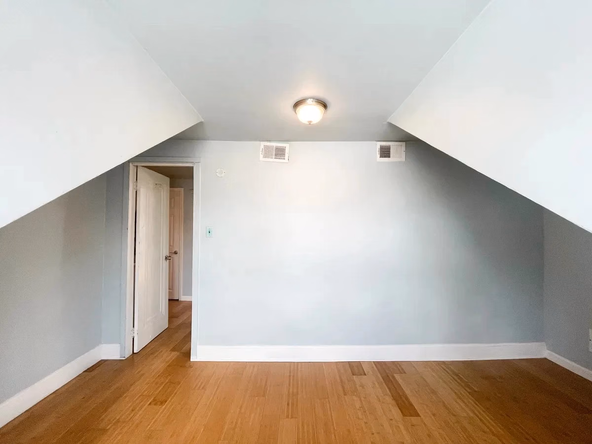 Amenities?w=400&h=260&fit=crop&q=40&auto=format&trim=auto
