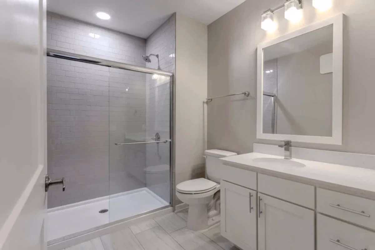 The Sutton, Columbus - Columbus, Ohio, United States - Bathroom