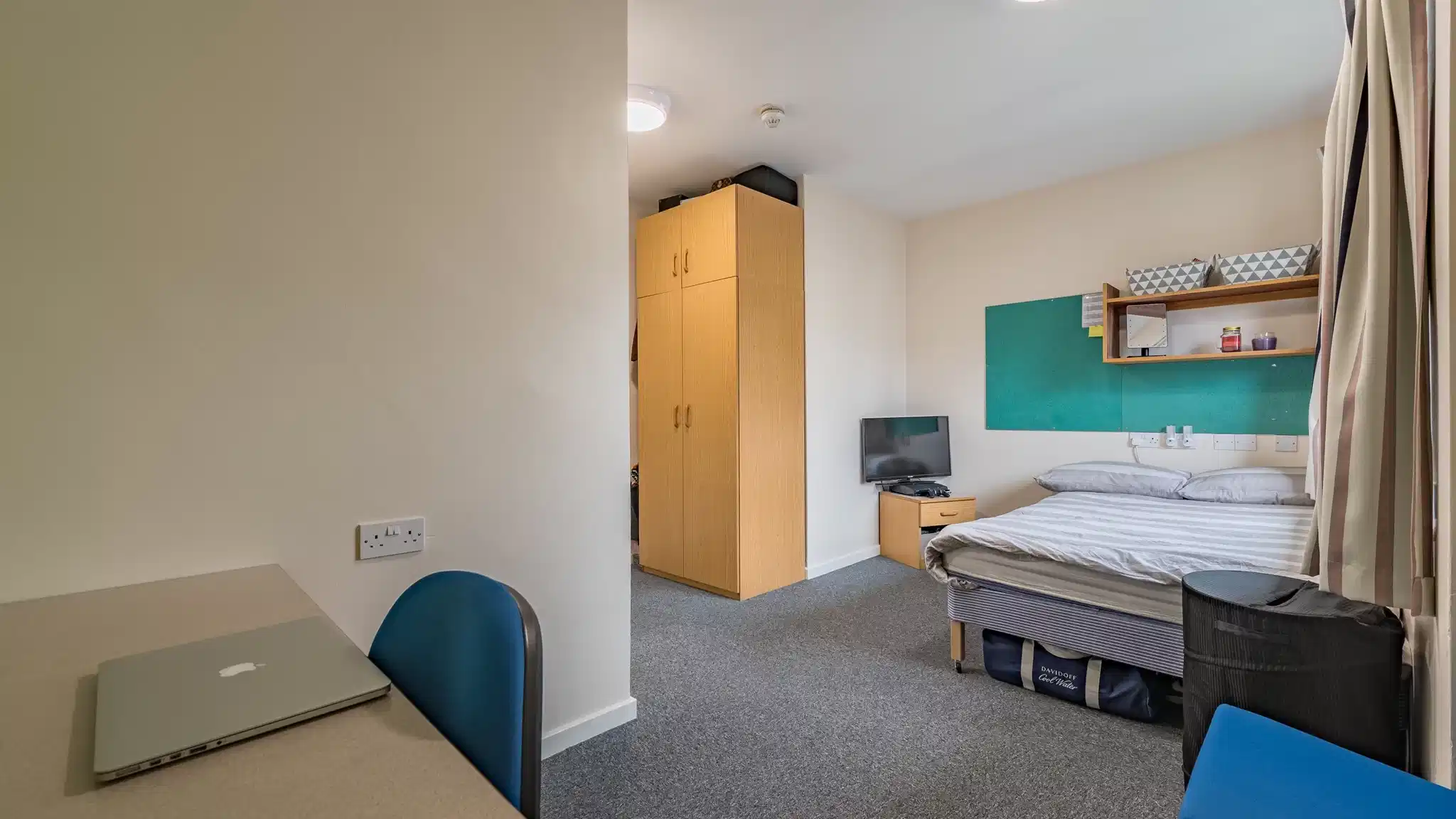 Doris Birdsall Halls, Bradford - Bradford, England, United Kingdom - Bedroom
