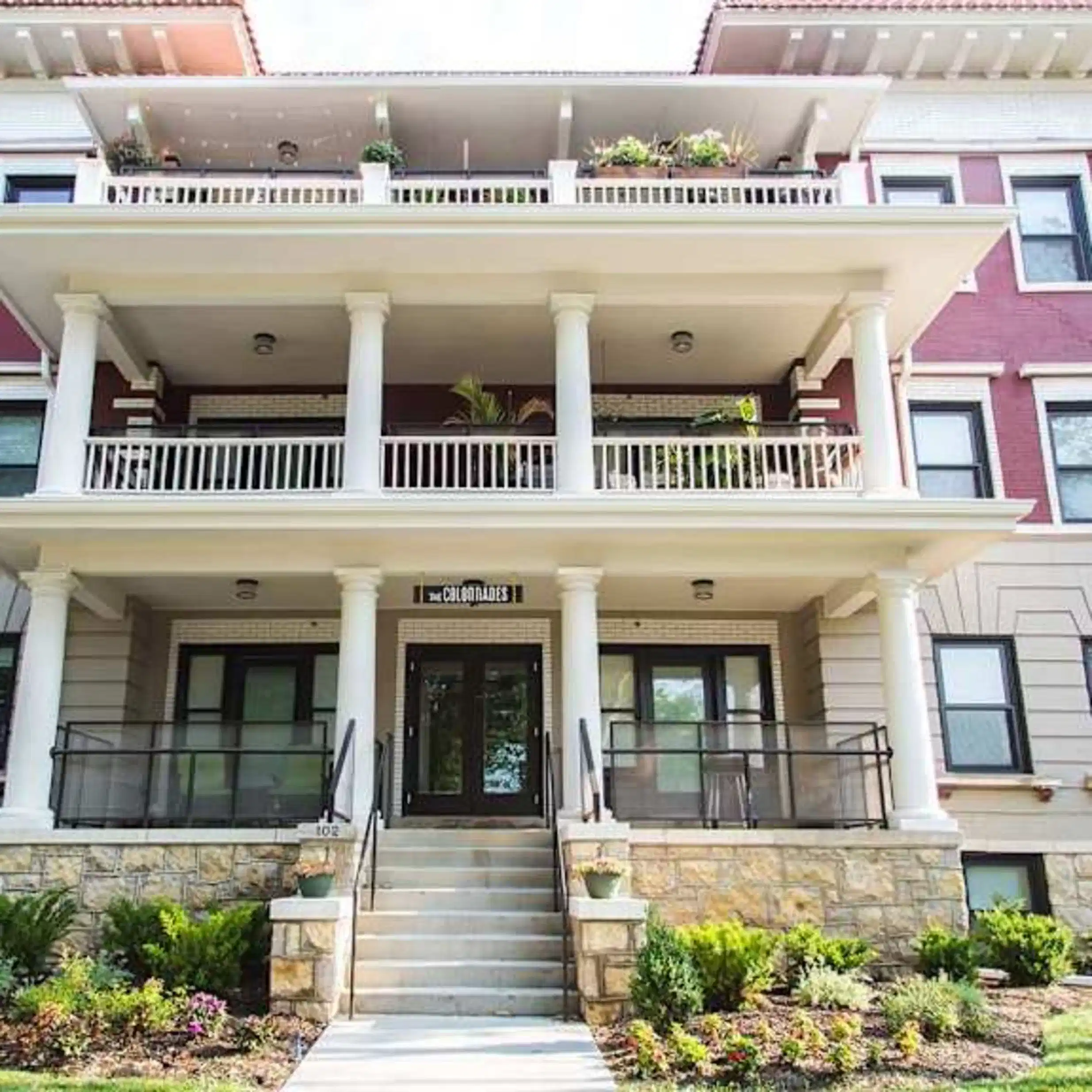 The Colonnades, Kansas City - Kansas City, Kansas, United States - Exterior