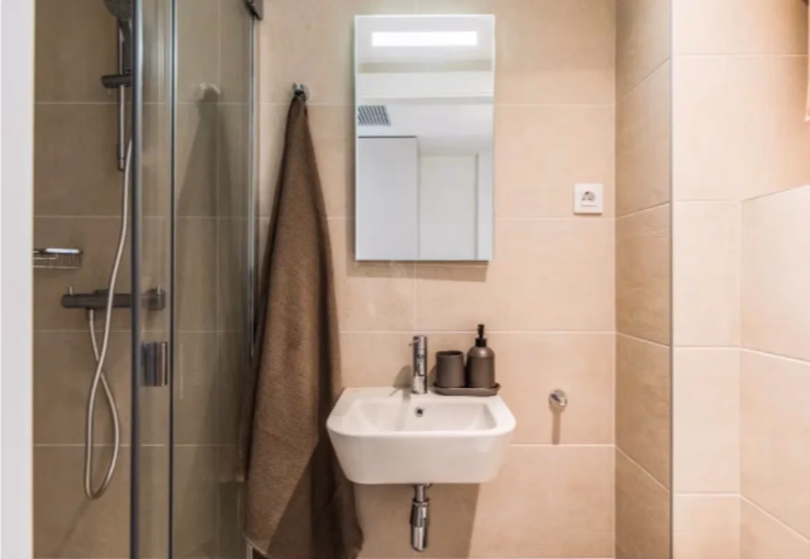 Amenities?w=400&h=260&fit=crop&q=40&auto=format&trim=auto