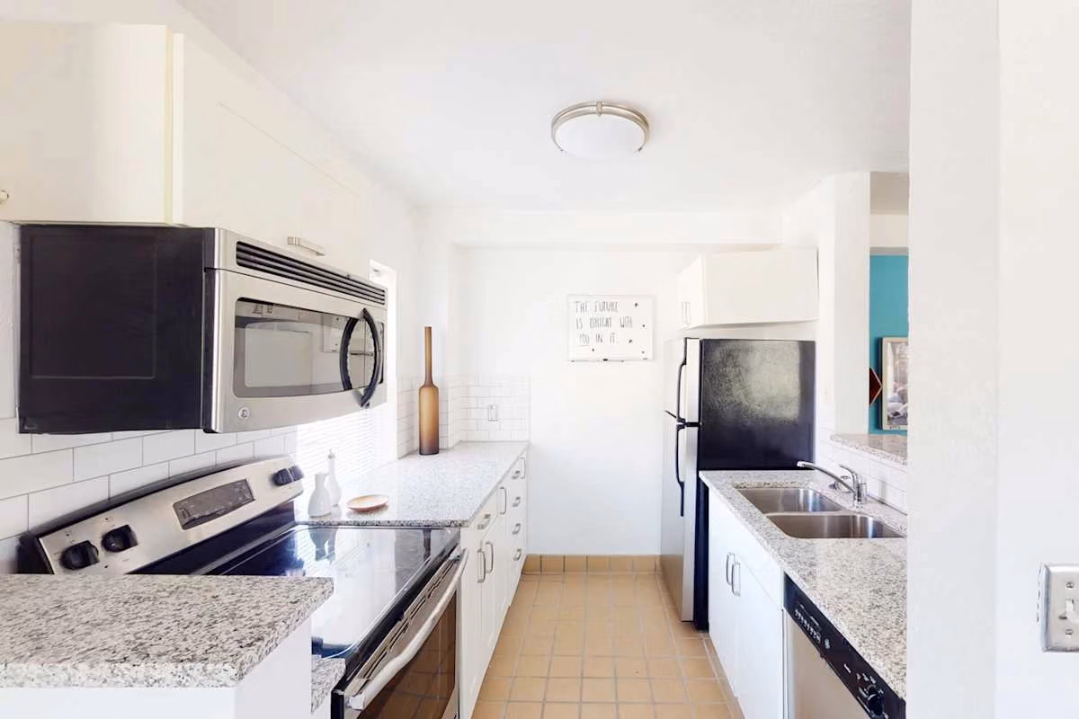 Amenities?w=400&h=260&fit=crop&q=40&auto=format&trim=auto