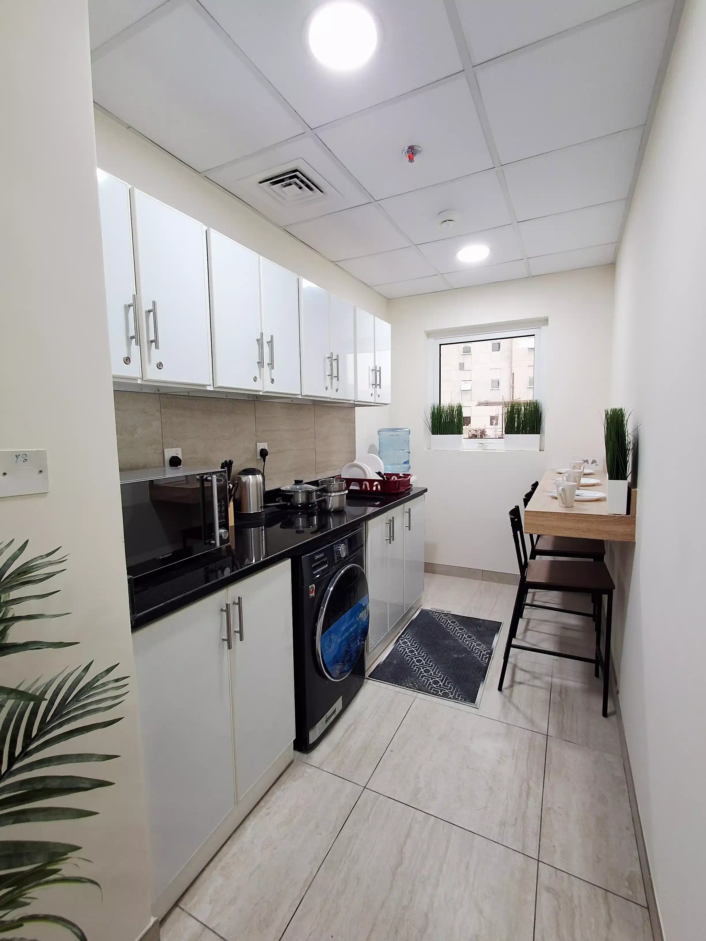 Amenities?w=400&h=260&fit=crop&q=40&auto=format&trim=auto
