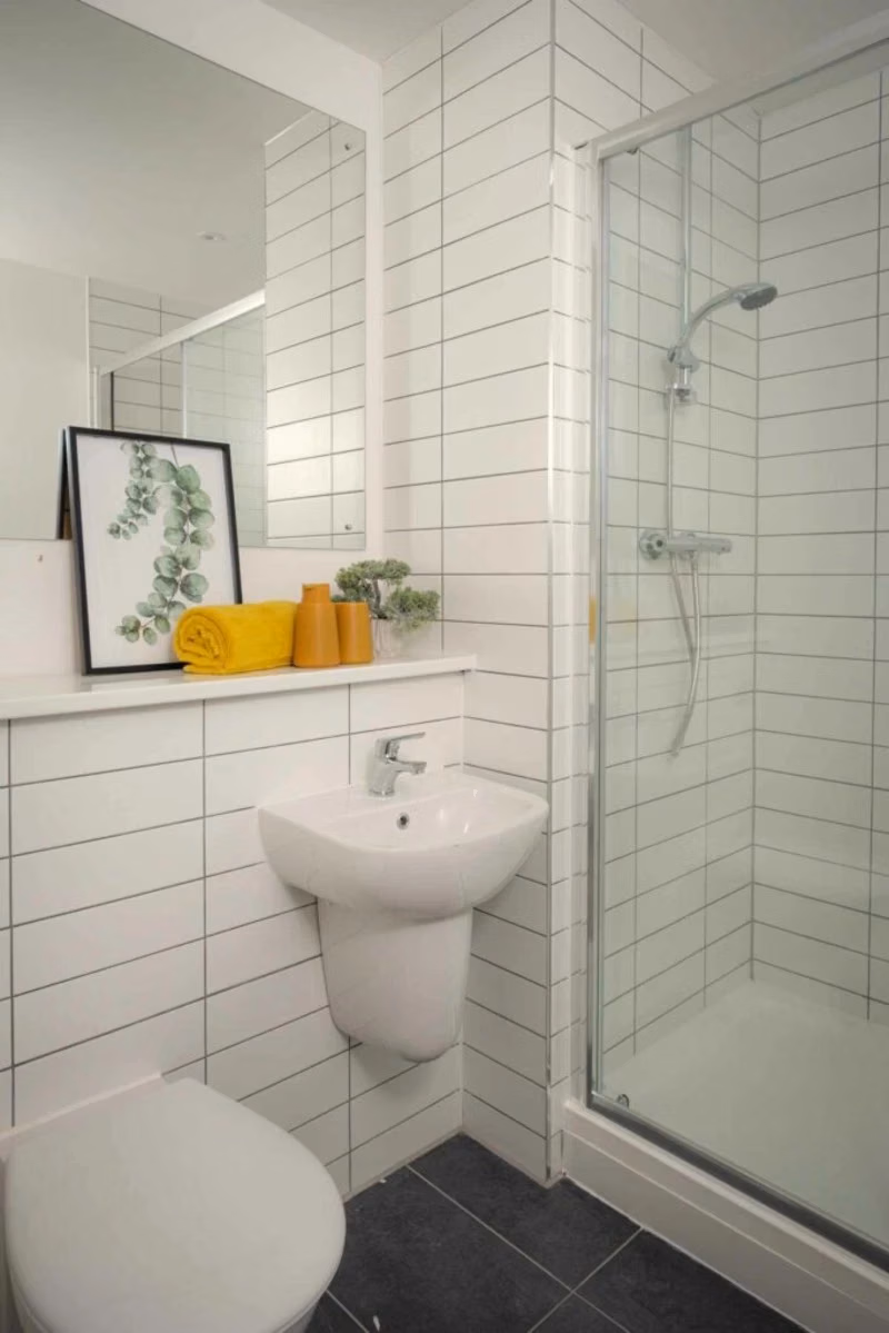 Vantage Point Bryan House, Wigan - Liverpool, England, United Kingdom - 1 Bedroom House - Bathroom