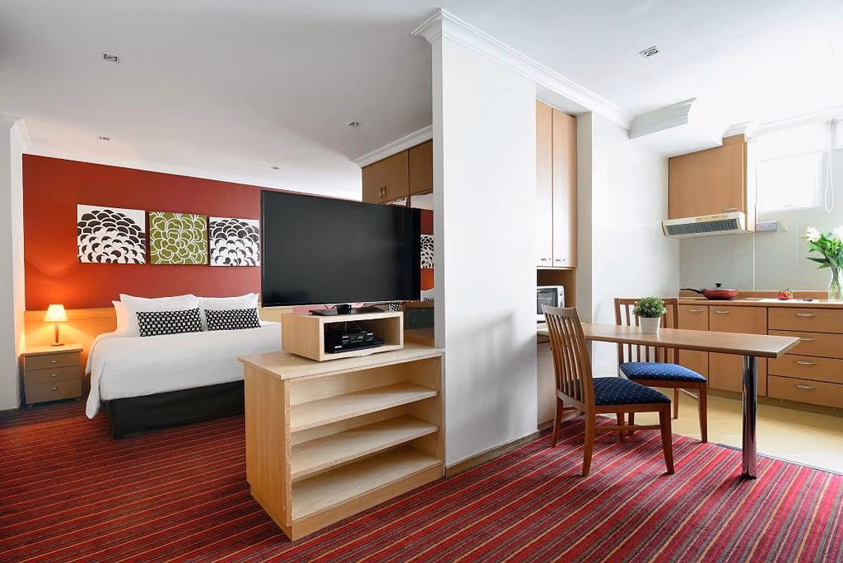 Amenities?w=400&h=260&fit=crop&q=40&auto=format&trim=auto