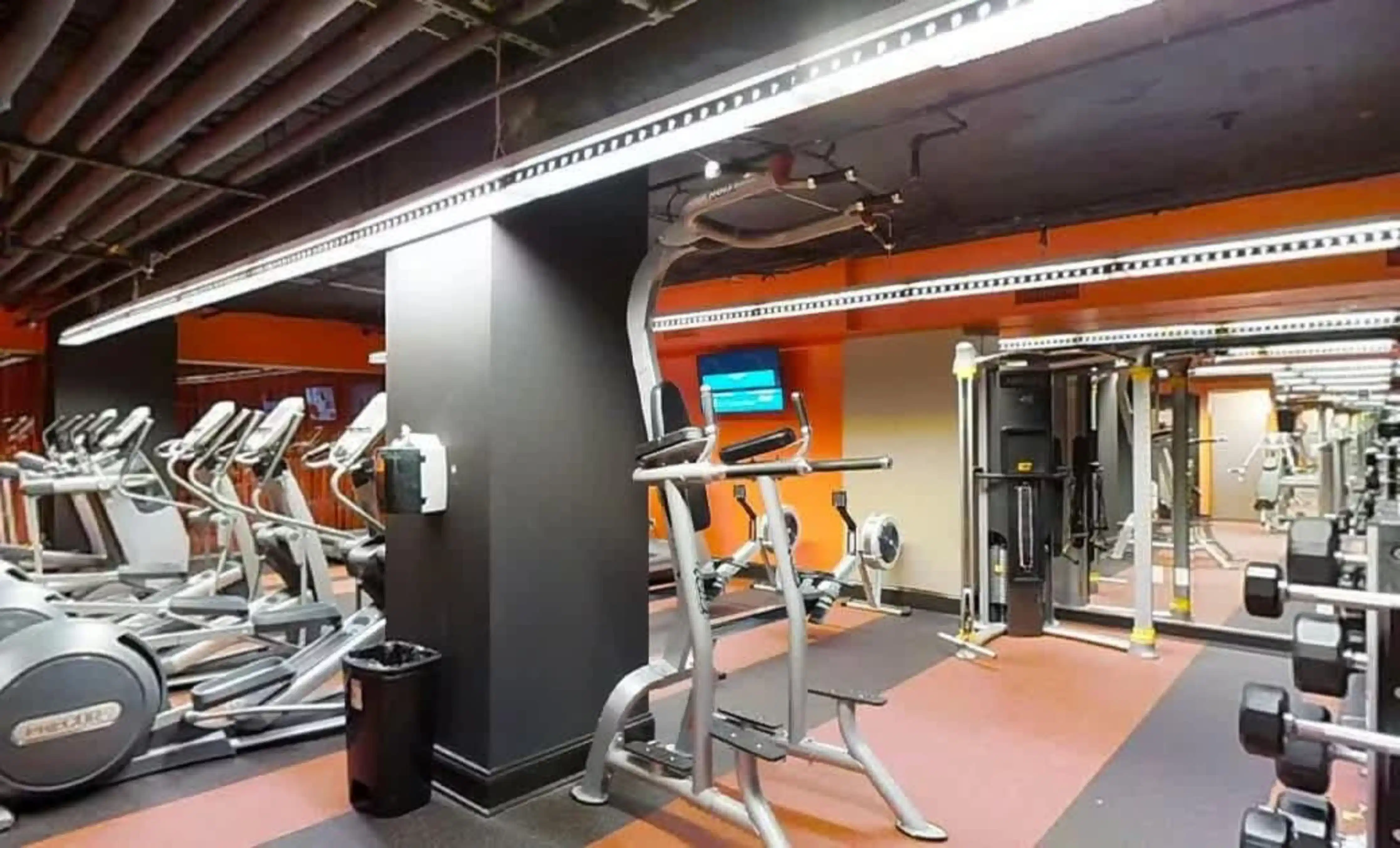 Coronado Lindell, St. Louis - St. Louis, Missouri, United States - Amenities