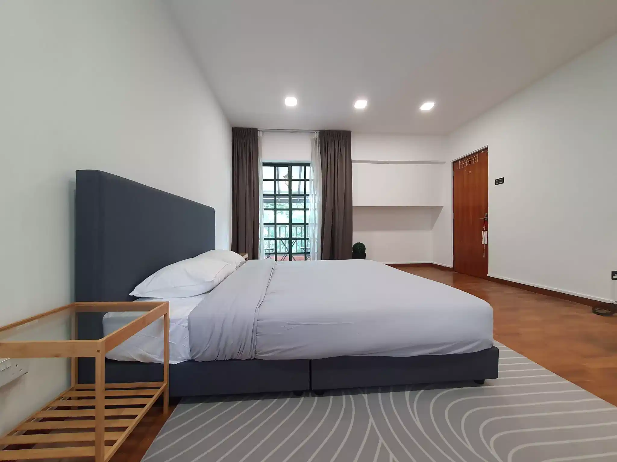 Common Area?w=400&h=260&fit=crop&q=40&auto=format&trim=auto