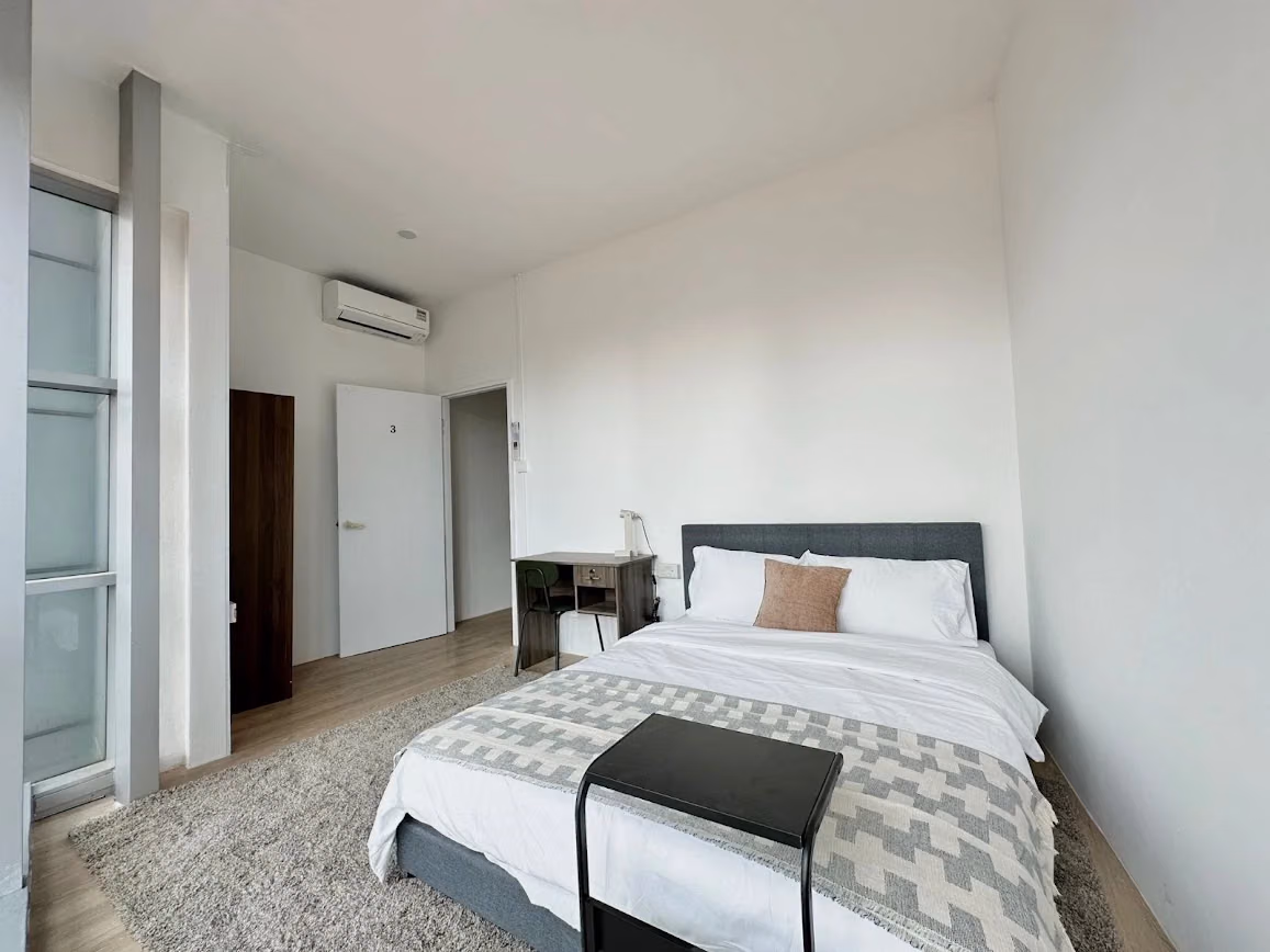 Amenities?w=400&h=260&fit=crop&q=40&auto=format&trim=auto