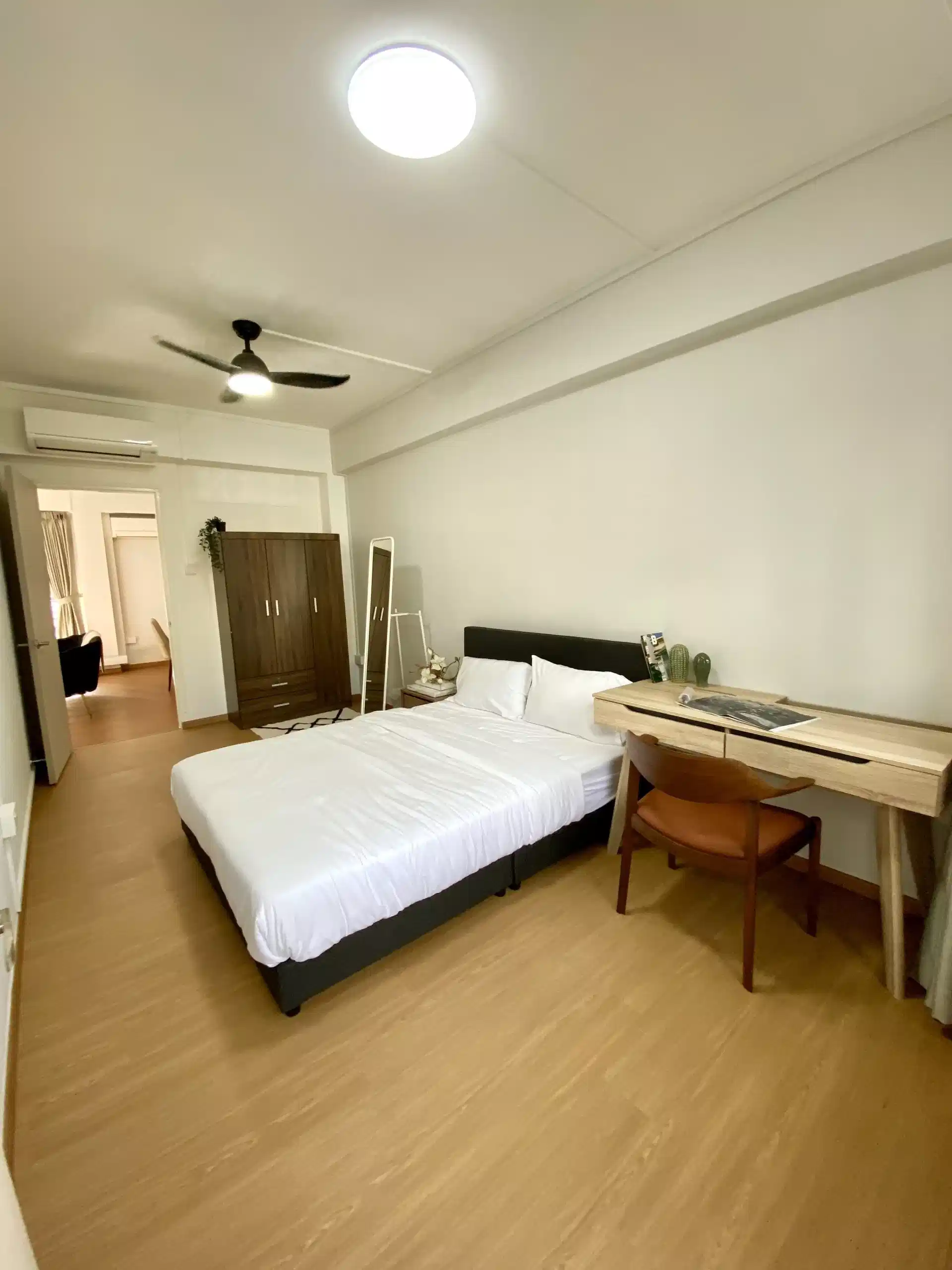 Room in a 3 Bedroom Apartment, 27 Bencoolen Street, Singapore 189620 - Singapore, Singapore - image_2