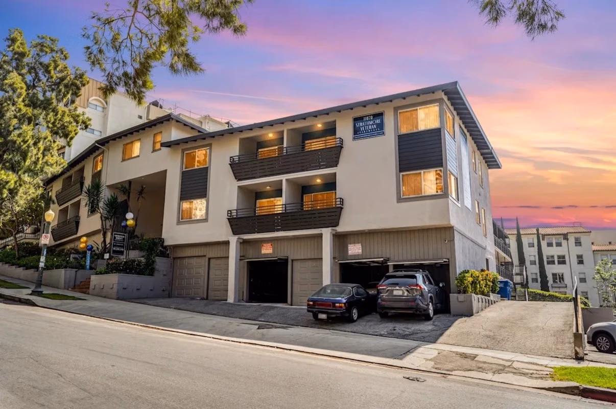 Strathmore Terrace, Los Angeles - Los Angeles, California, United States - Exterior