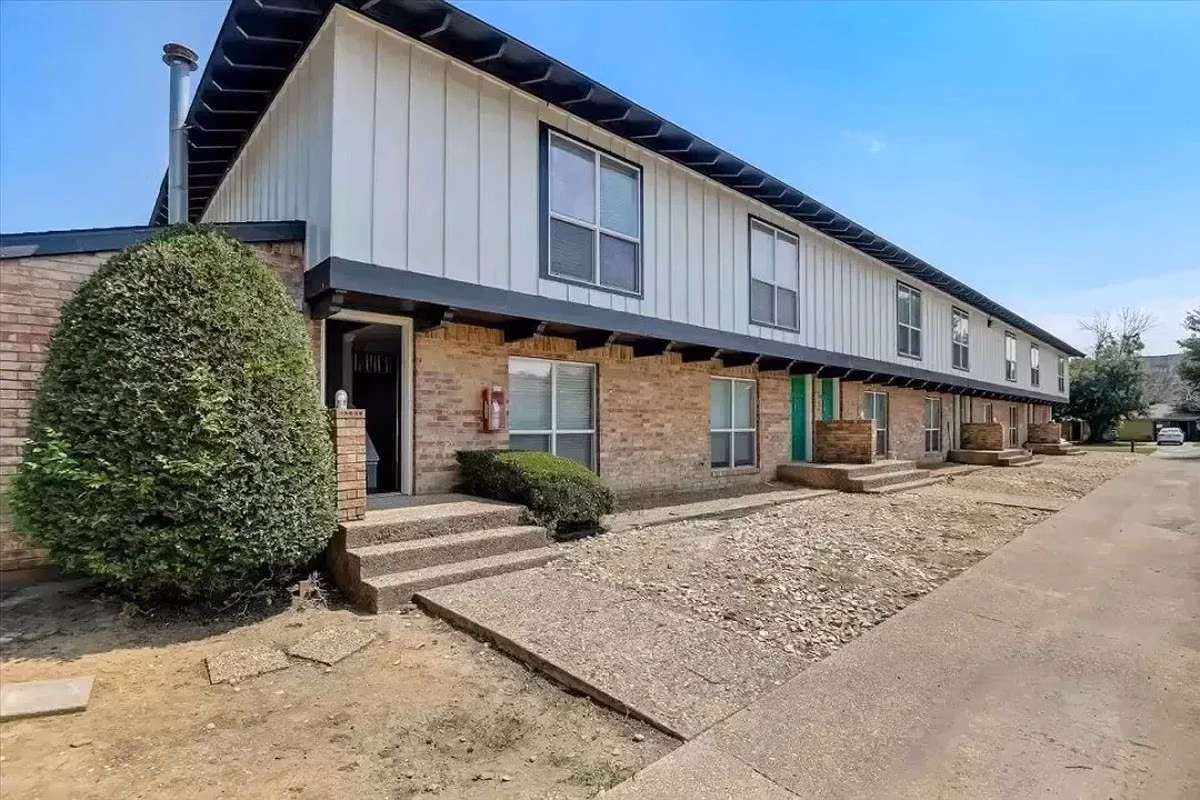 Crash Pads II, Denton - Denton, Texas, United States - Exterior