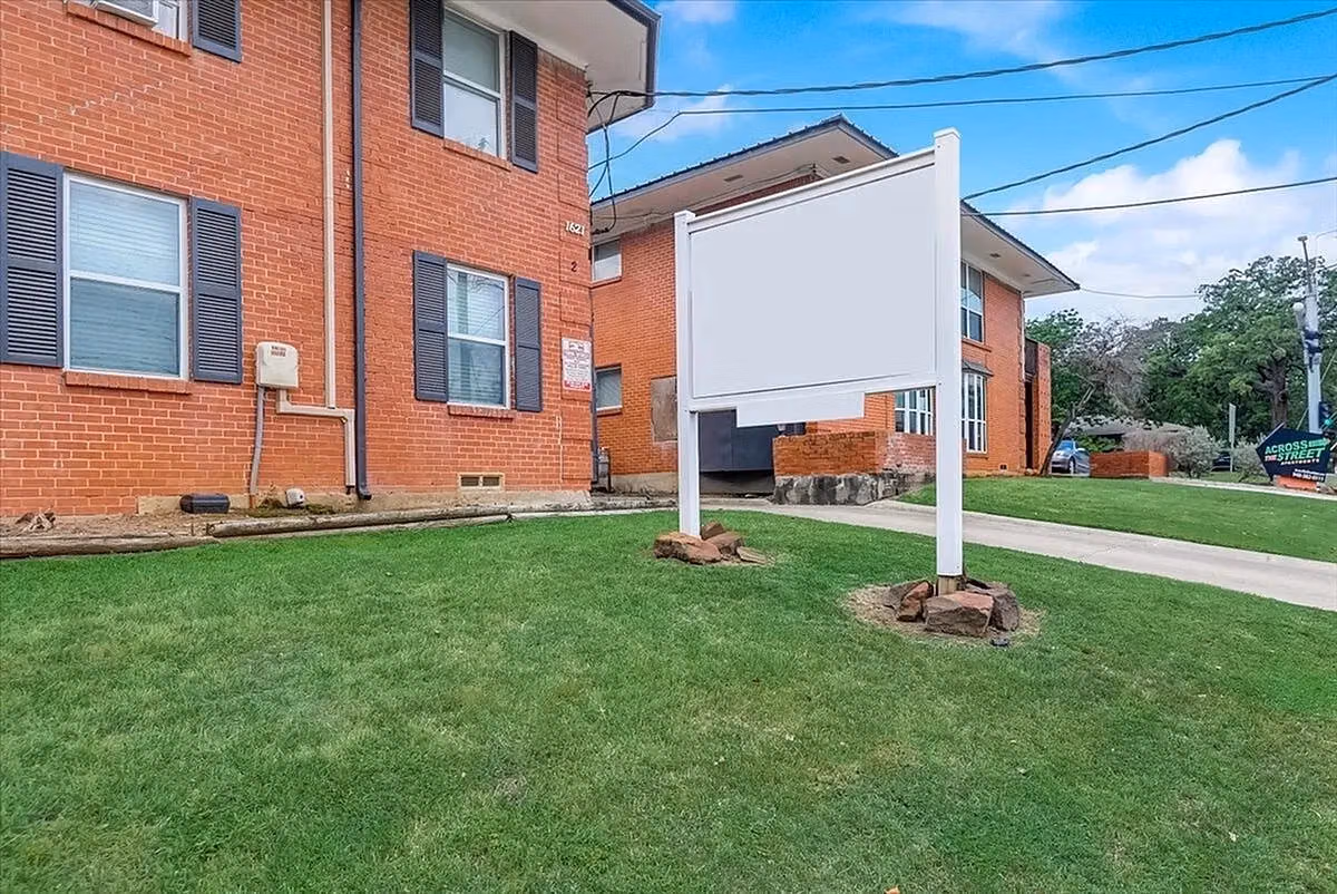 Across the Street, Denton - Denton, Texas, United States - Exterior