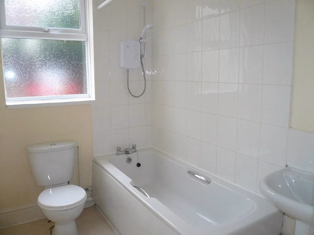 20 Stoneygate Avenue, Leicester - Leicester, England, United Kingdom - 1 Bedroom Flat - Bathroom