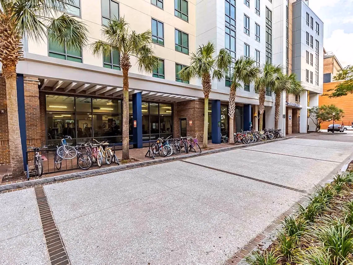 Yugo Charleston Campus, Charleston - Charleston, South Carolina, United States - Exterior