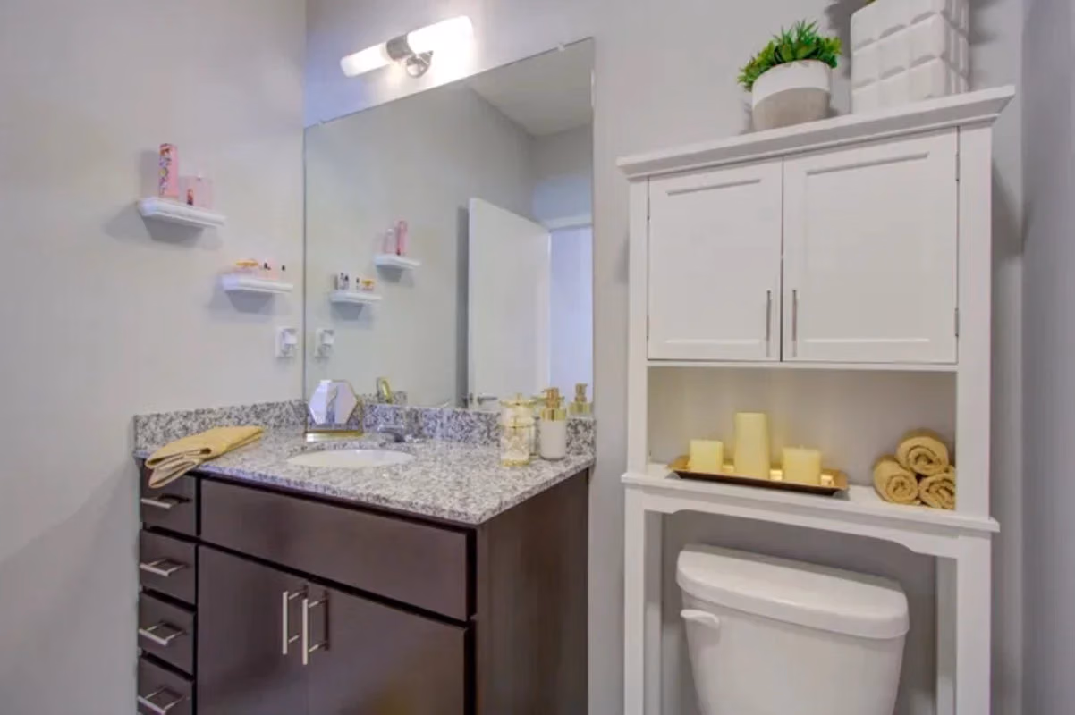 345 Flats, Kent - Akron, Ohio, United States - Bathroom
