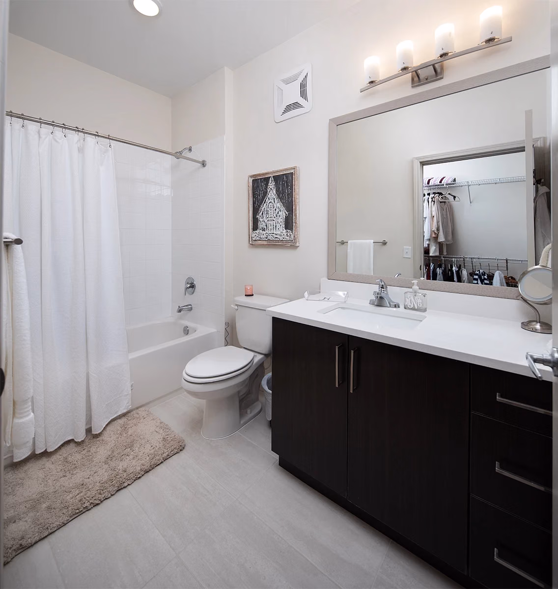 Traditions 50, Tuscaloosa - Tuscaloosa, Alabama, United States - Bathroom