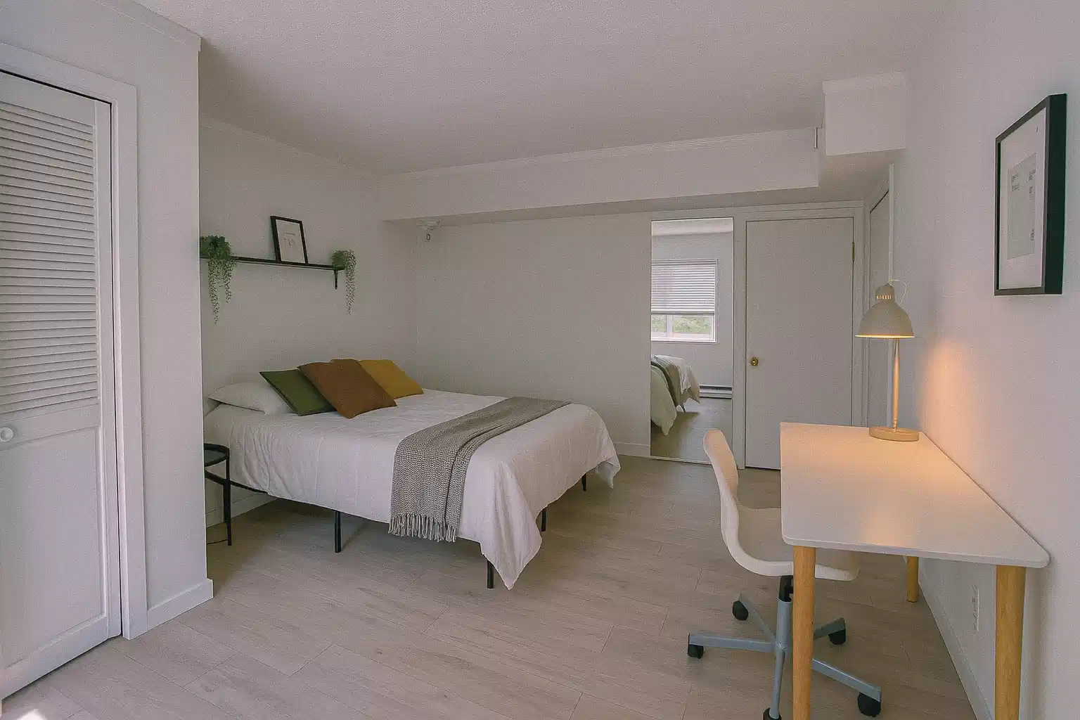 Common Area?w=400&h=260&fit=crop&q=40&auto=format&trim=auto