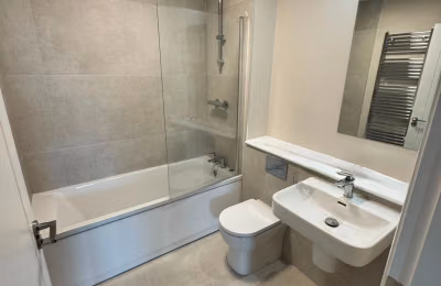 Room in a 4 Bedroom Apartment, Tandys Drive, Adamstown, Lucan Co. Dublin K78 C5T9 - Dublin, Ireland - Bathroom