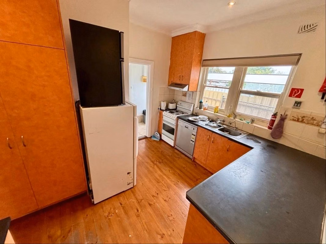 Room in a 5 Bedroom Apartment, 18A High Avenue, Clearview, Australia SA 5085 - Adelaide, South Australia, Australia - Kitchen