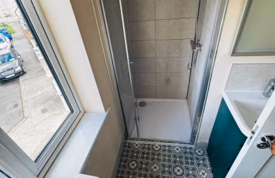 Room in a 4 Bedroom Apartment, 96 A St Maelruan's Park, Tallaght, Dublin 24, D24 WTR6 - Dublin, Ireland - Bathroom