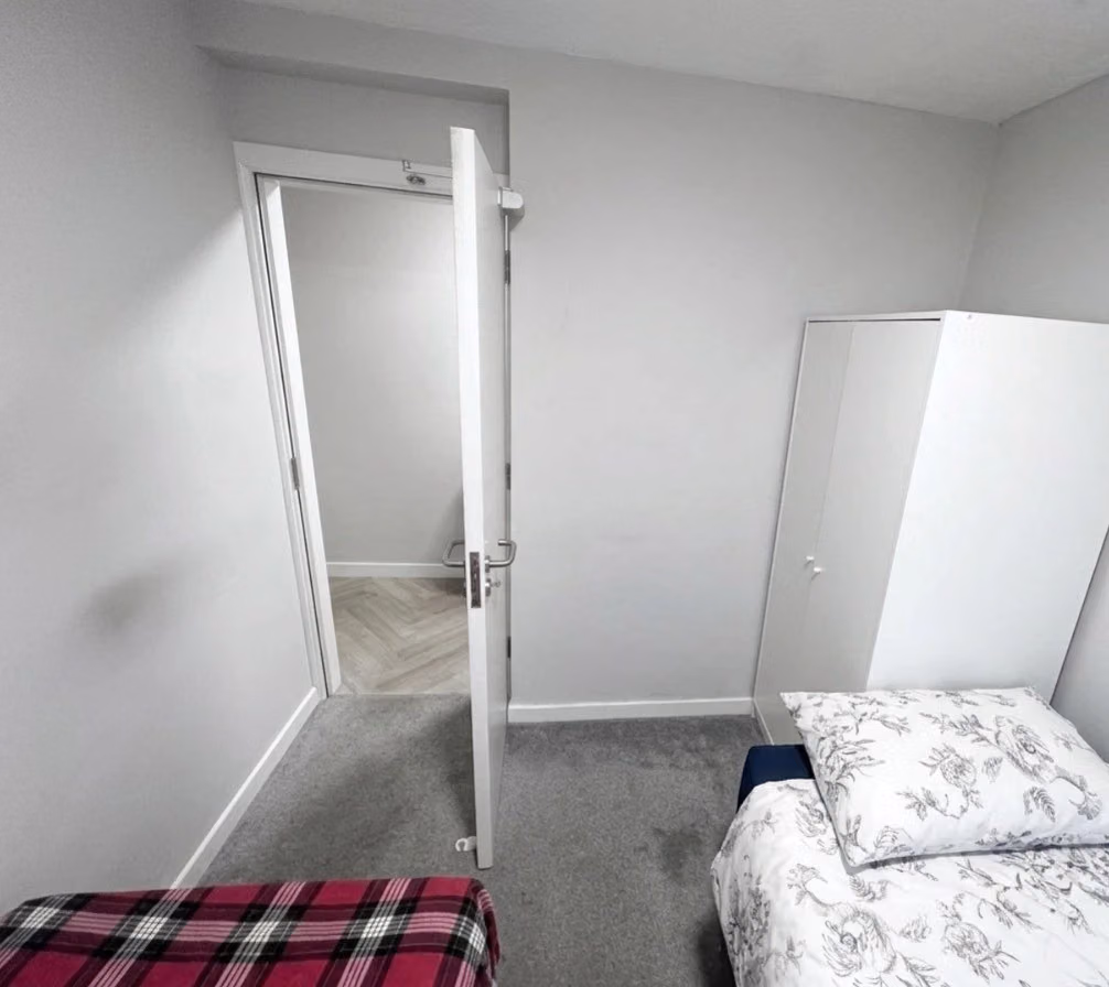 Room in a 4 Bedroom Apartment, Apartment 74, North Quay Place, Pope's Quay Street, Cork, T23 R59T, Cork - Cork, Ireland - 4 Bedroom 2 Bathroom Apartment - Bedroom