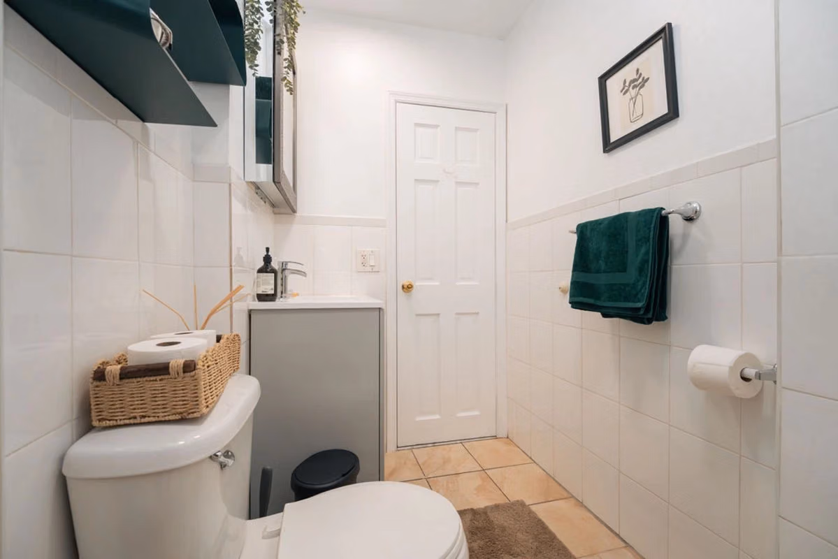 Amenities?w=400&h=260&fit=crop&q=40&auto=format&trim=auto