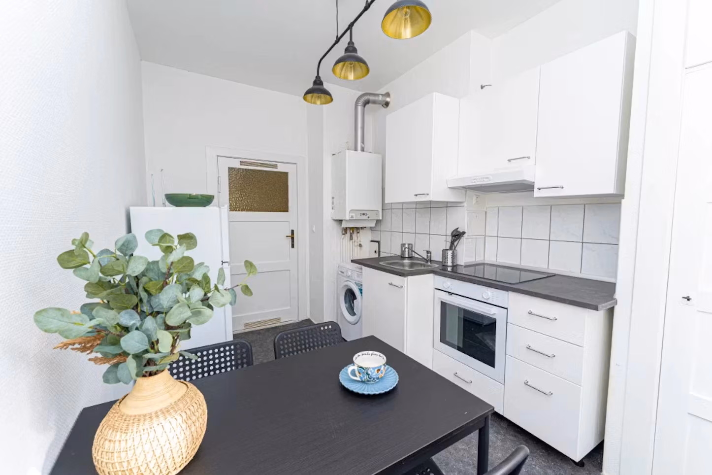 Kitchen?w=400&h=260&fit=crop&q=40&auto=format&trim=auto