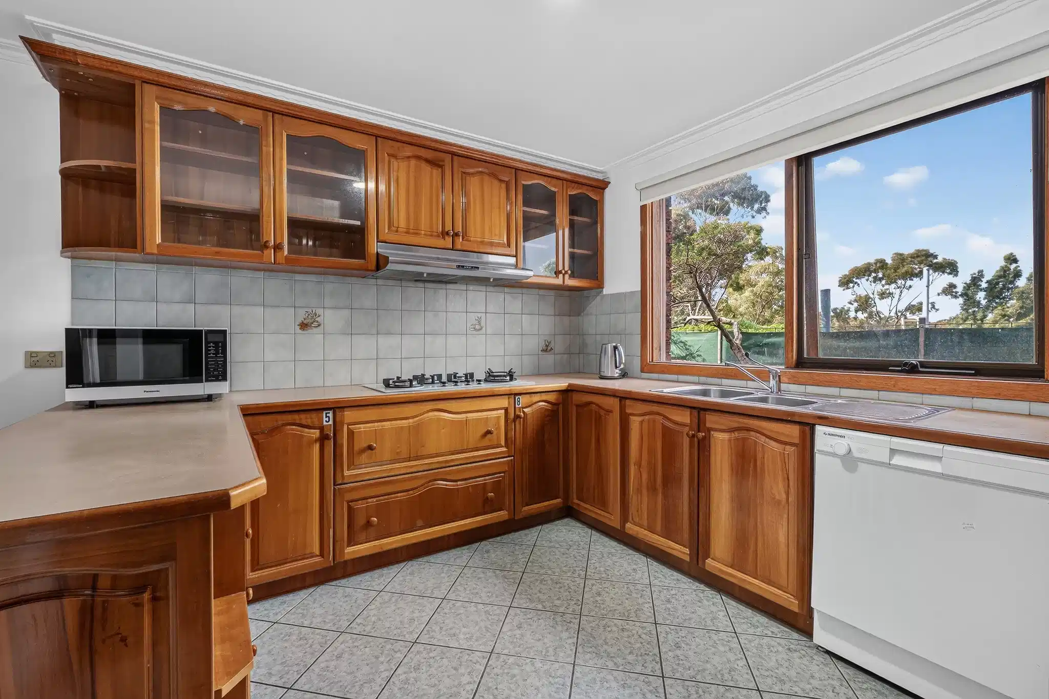  Room in a 8 Bedroom Apartment, 103 Monash Dr, Mulgrave, Australia VIC 3170 - Melbourne, Victoria, Australia - Kitchen