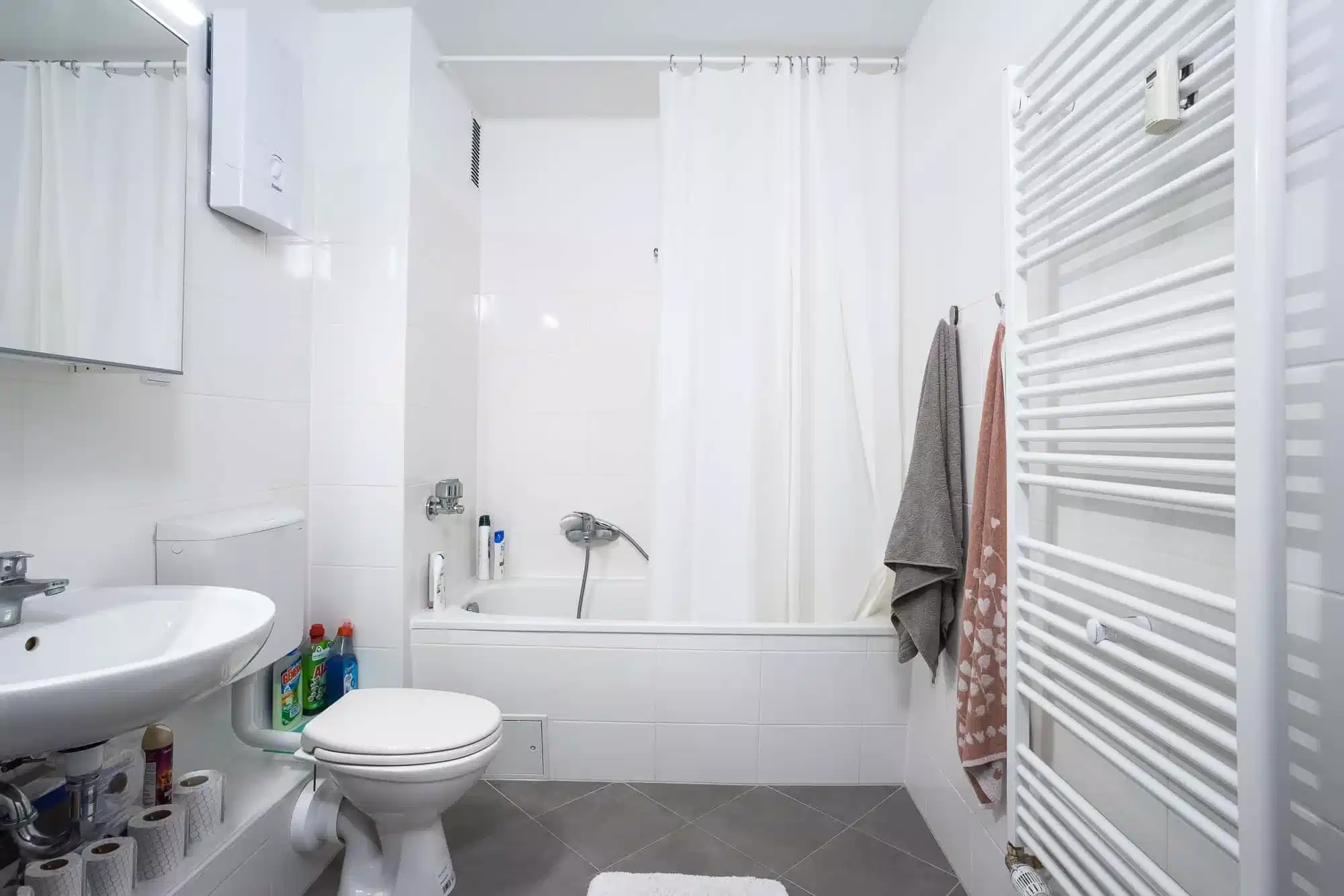 SPC 40591, Dusseldorf - Düsseldorf, Germany - Bathroom