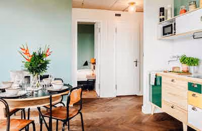 Common Area?w=400&h=260&fit=crop&q=40&auto=format&trim=auto