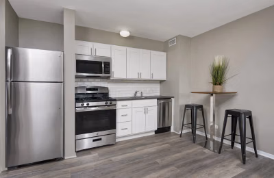 5550 S Dorchester, Chicago - Chicago, Illinois, United States - Kitchen