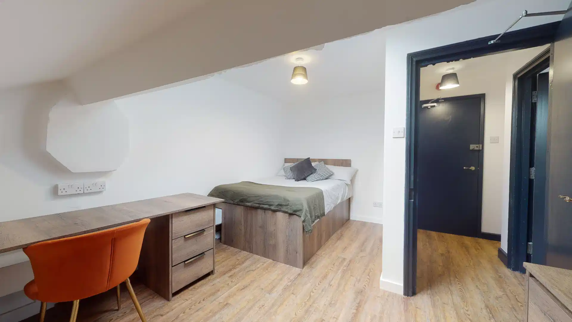 Stunning Studio Apartment - Bedroom?w=400&h=260&fit=crop&q=40&auto=format&trim=auto