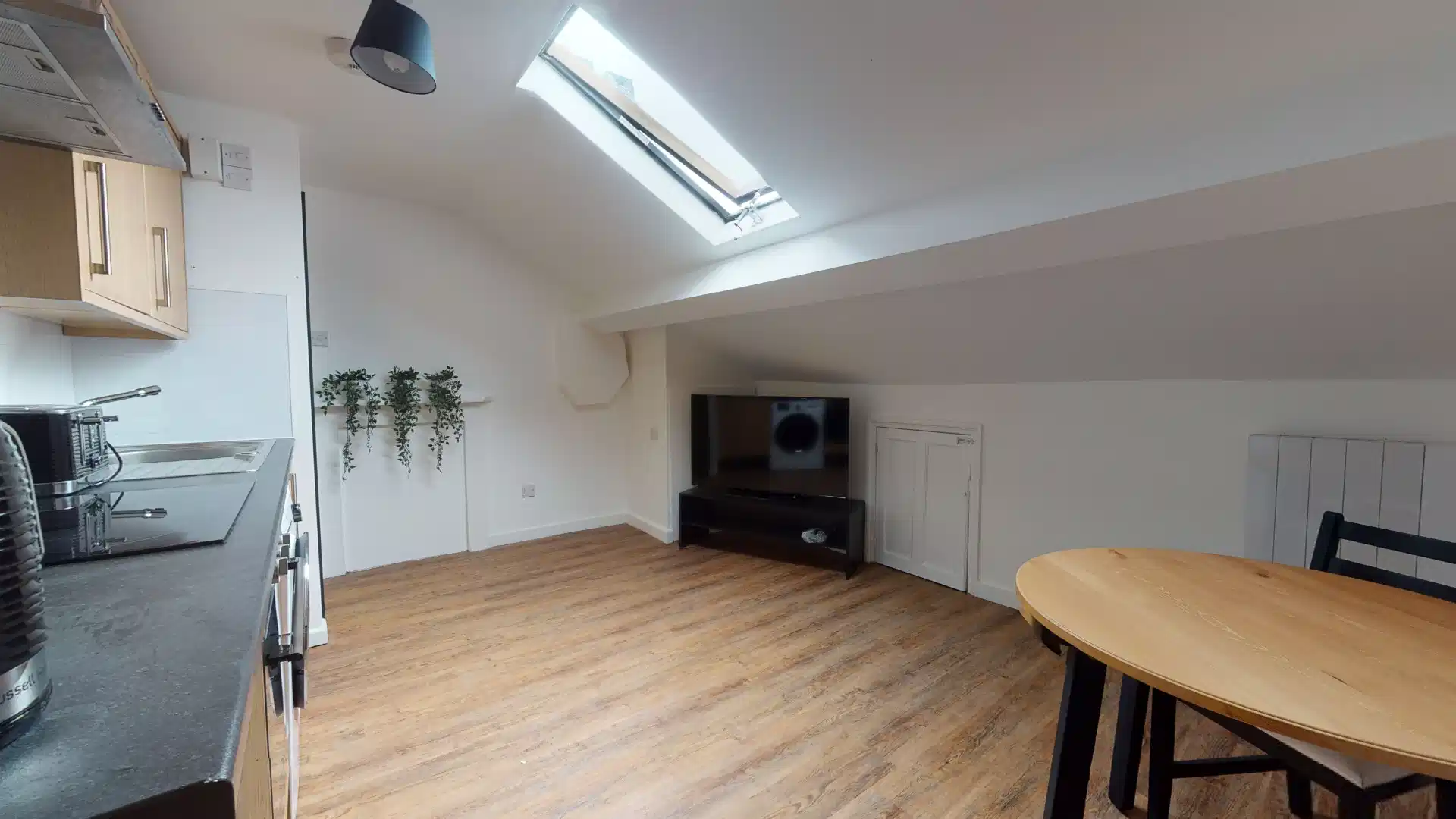 Shaw Street L6, Liverpool - Liverpool, England, United Kingdom - Stunning Top Floor Attic One Bedroom Apartment - Amenities