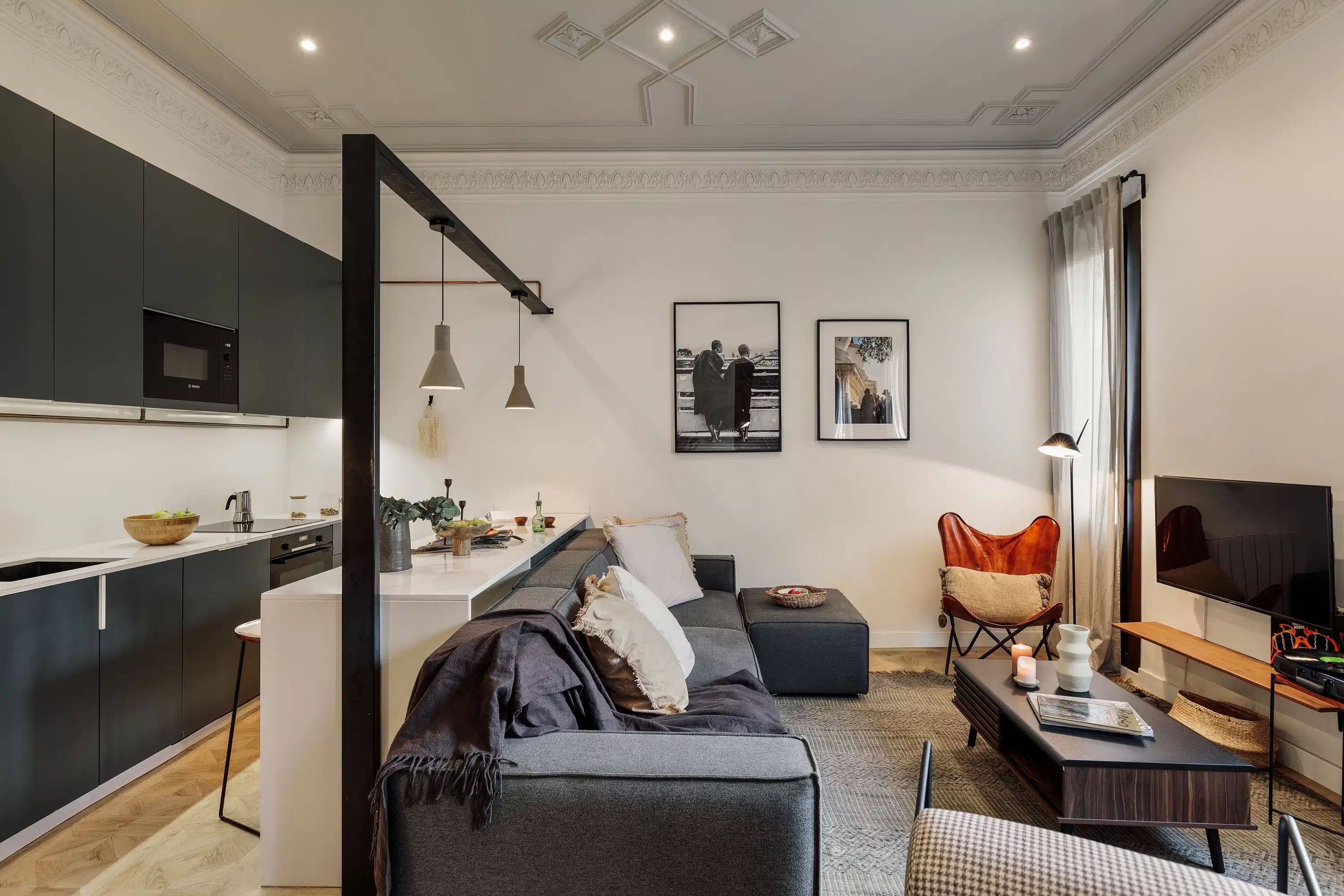 Exterior?w=400&h=260&fit=crop&q=40&auto=format&trim=auto