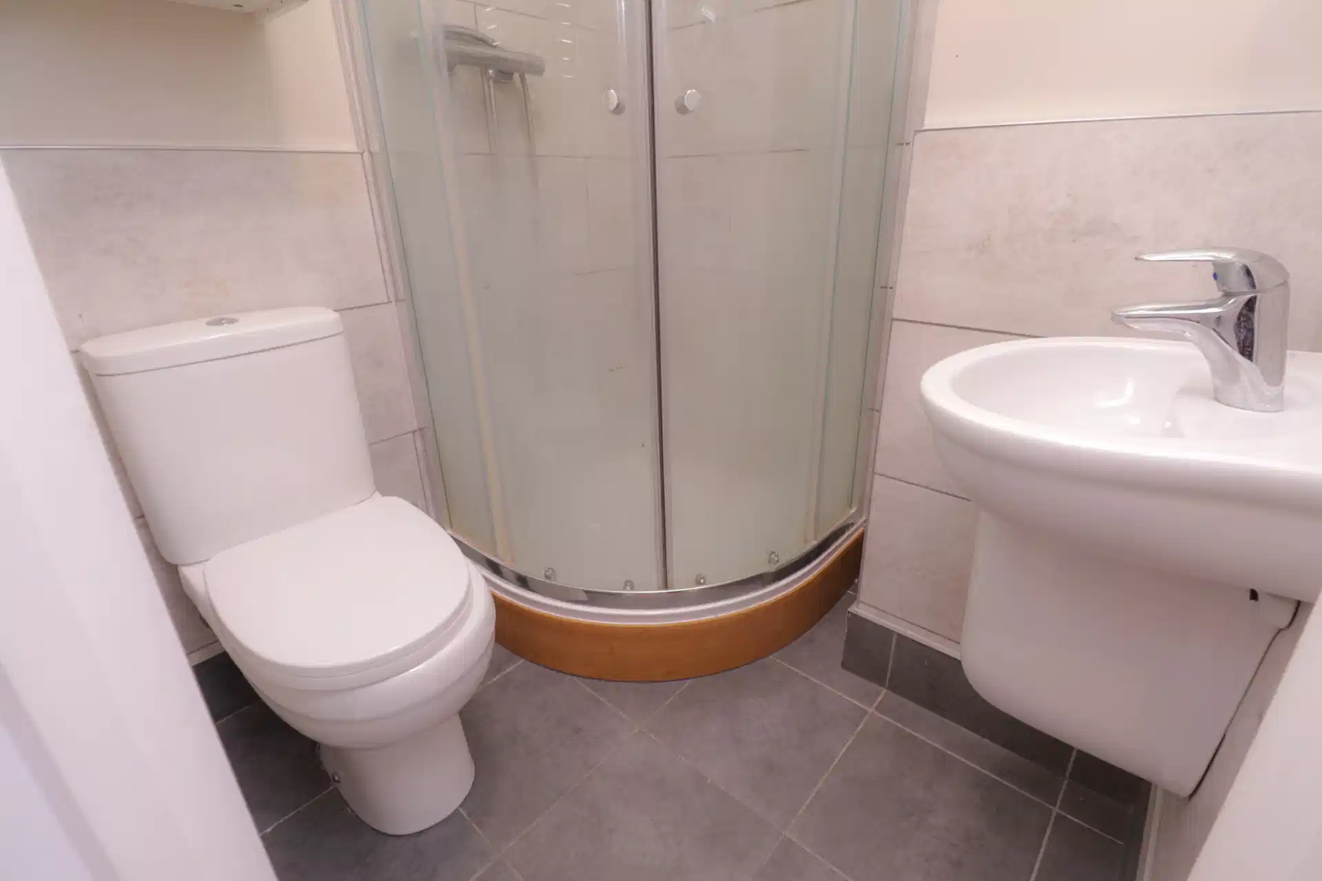 Yarborough Road LN1, Lincoln - Lincoln, England, United Kingdom - Studio - Bathroom