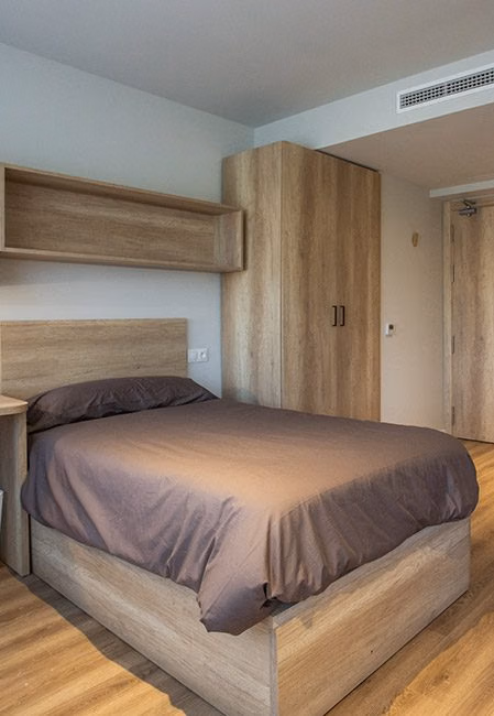 Common Area?w=400&h=260&fit=crop&q=40&auto=format&trim=auto