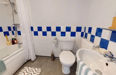Amenities?w=400&h=260&fit=crop&q=40&auto=format&trim=auto