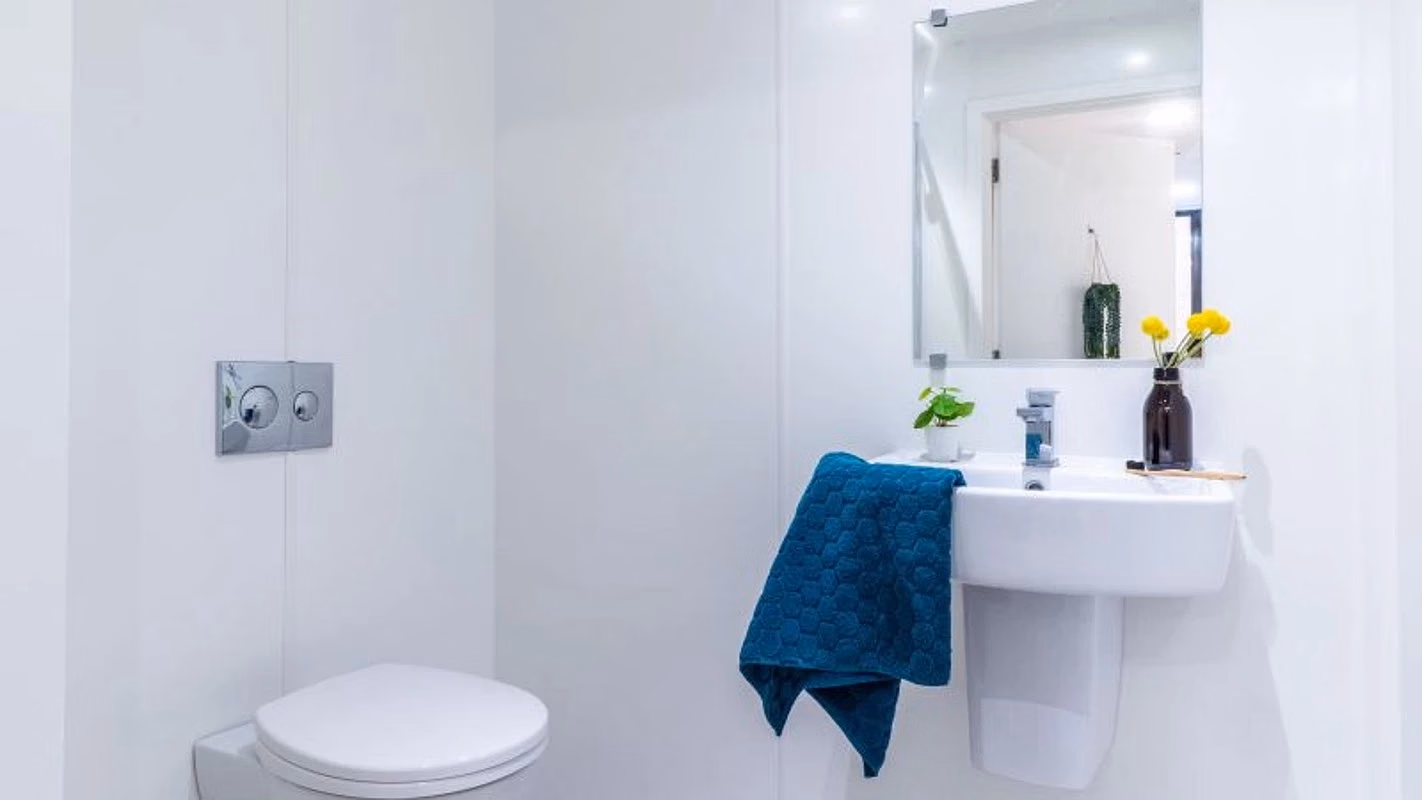 Amenities?w=400&h=260&fit=crop&q=40&auto=format&trim=auto