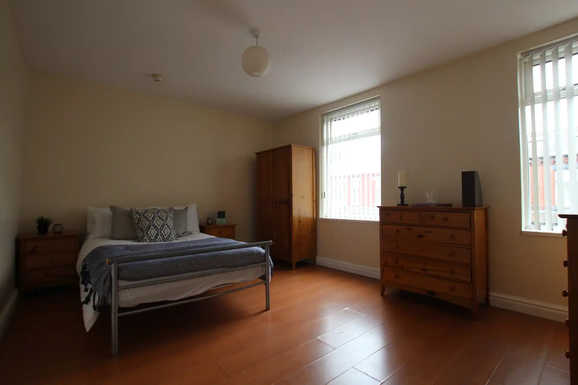 Ruskin Avenue M14, Manchester - Manchester, England, United Kingdom - 6 Bedroom 2 Bathroom Apartment (1) - Bedroom