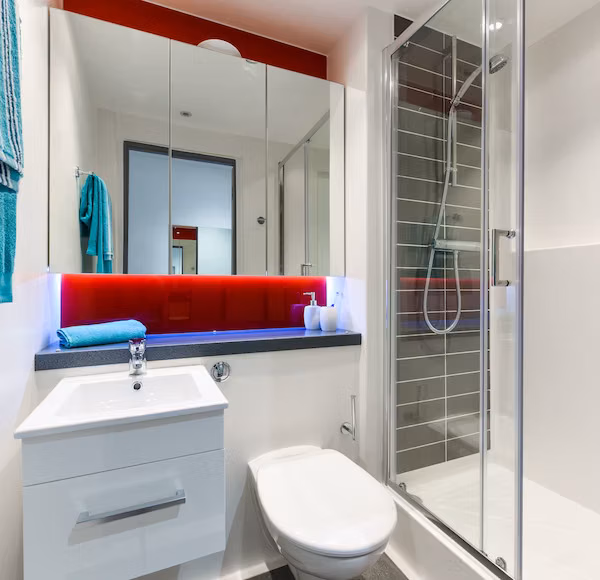 Exterior?w=400&h=260&fit=crop&q=40&auto=format&trim=auto