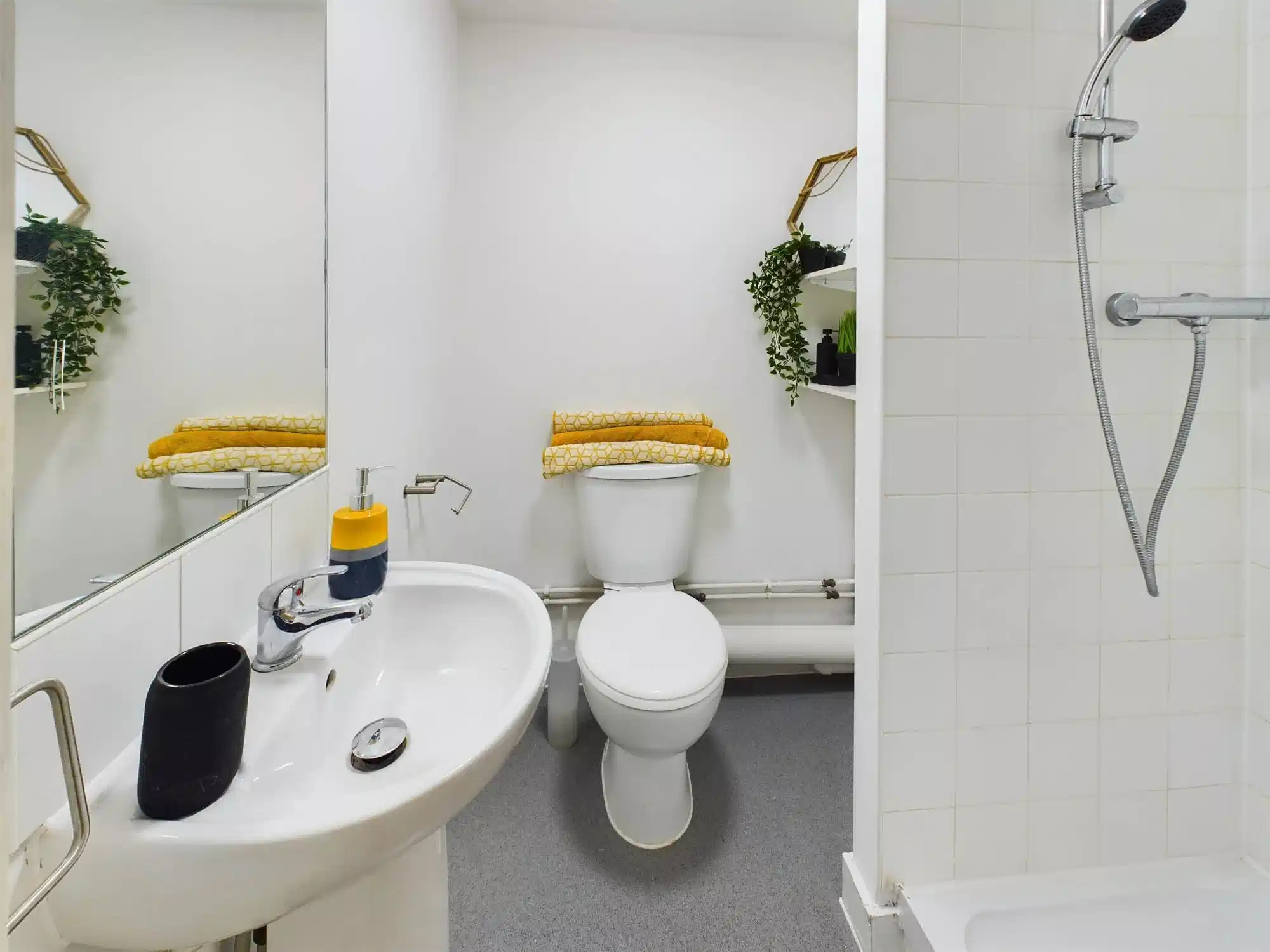 Kitchen?w=400&h=260&fit=crop&q=40&auto=format&trim=auto