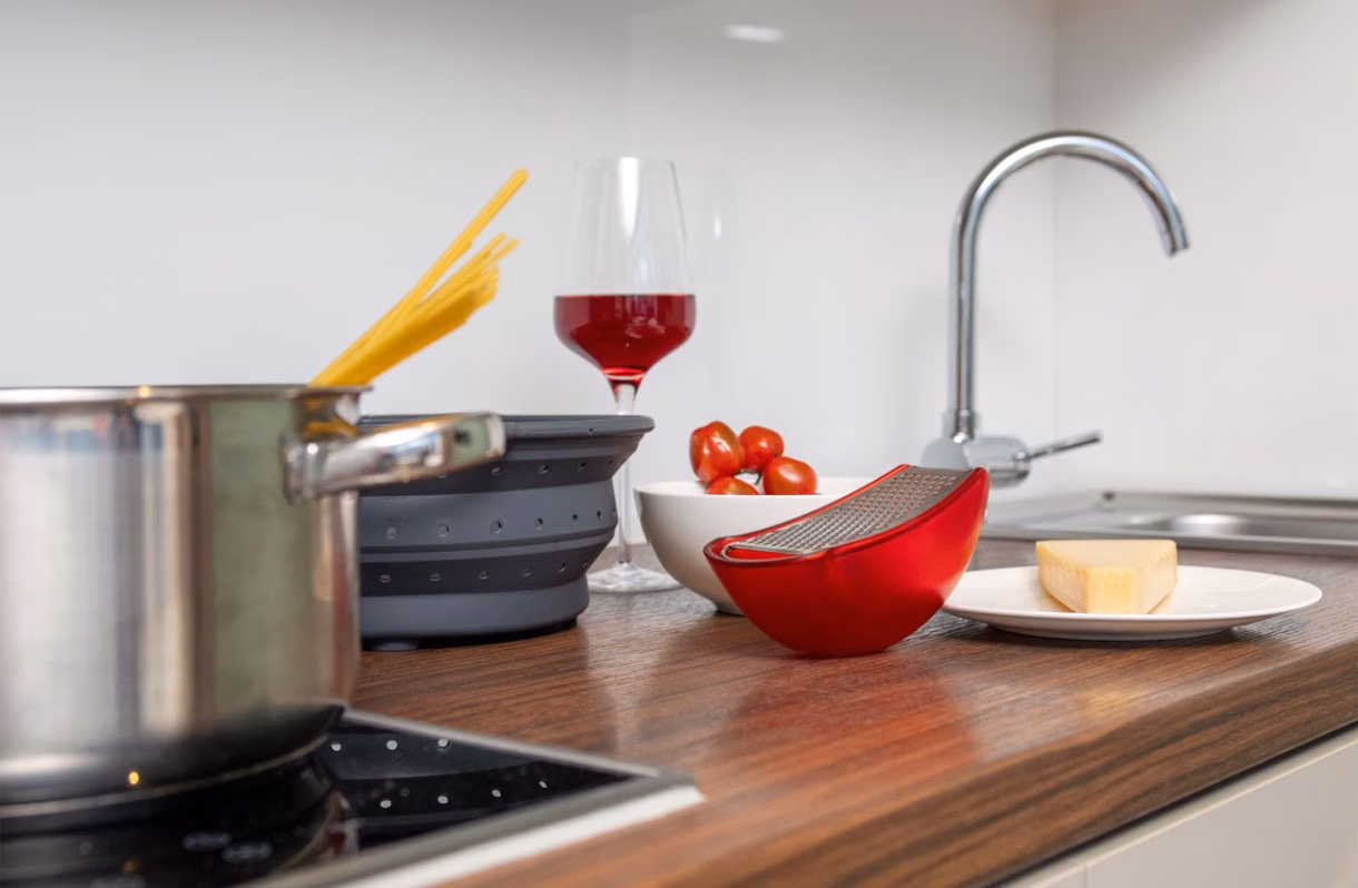 Common Area?w=400&h=260&fit=crop&q=40&auto=format&trim=auto