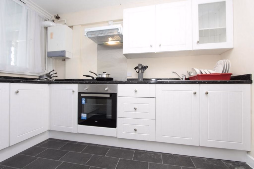 4 bedroom apartment, Gayhurst House - undefined - kitchen - Kitchen - 04-07-2023