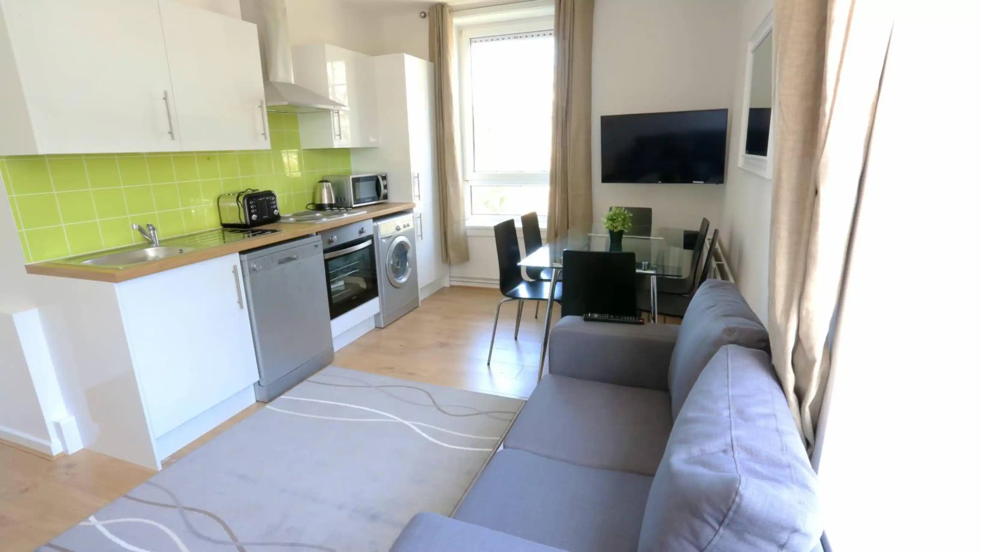5 bedroom apartment, Bromley High Street - undefined - kitchen - Kitchen - 17-07-2023