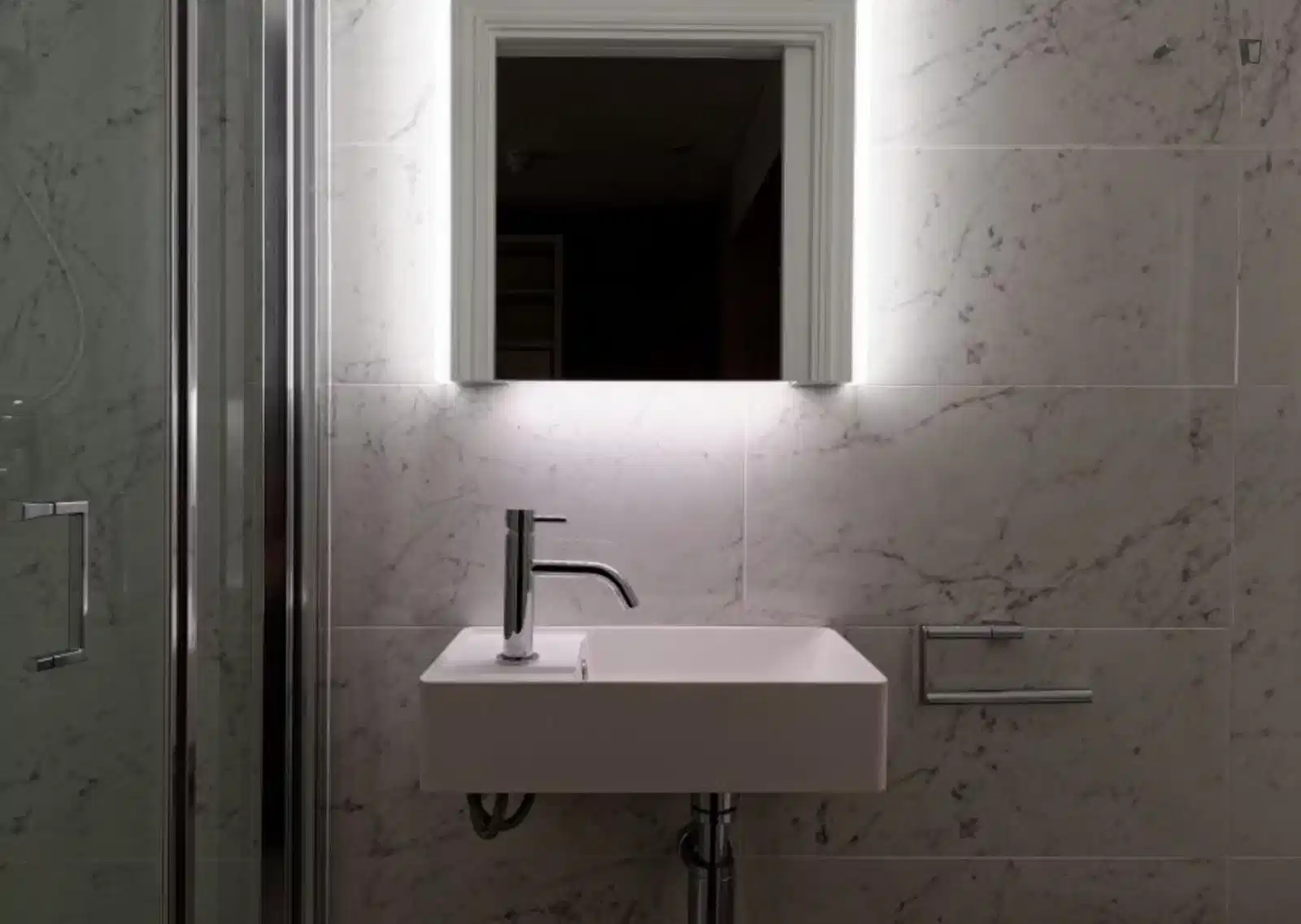 Studio Room, Kensington Gardens, London, W8 4PX (Studio 9) - London, England, United Kingdom - Studio - Bathroom