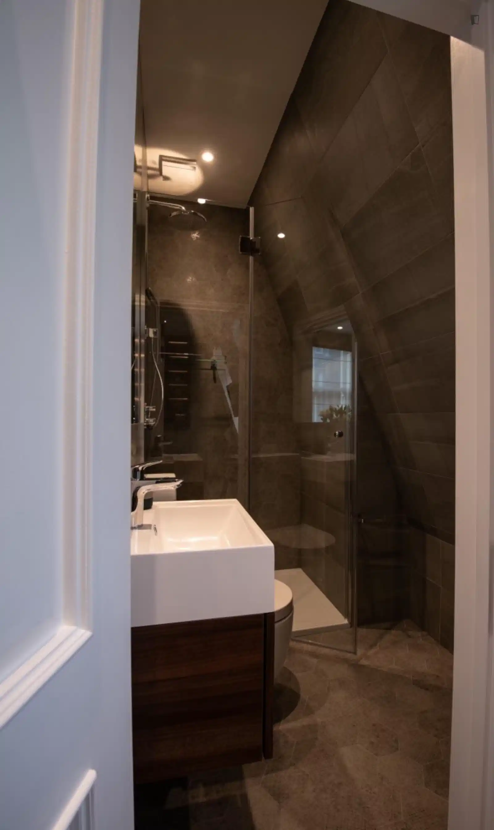 Amenities?w=400&h=260&fit=crop&q=40&auto=format&trim=auto